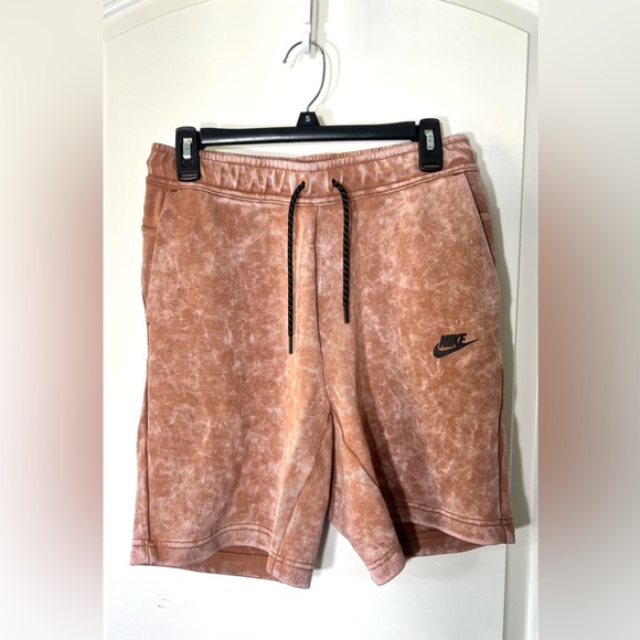 Nike Tech Shorts - Picture 1 of 2